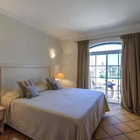 Sleeps 6 With Pool Air Con And Wifi Villa Quinta do Lago