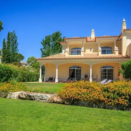 Sleeps 6 With Pool Air Con And Wifi Villa
