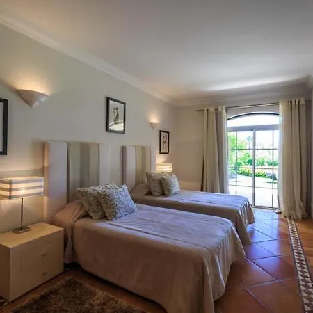 Villa Sleeps 6 With Pool Air Con And Wifi Quinta do Lago