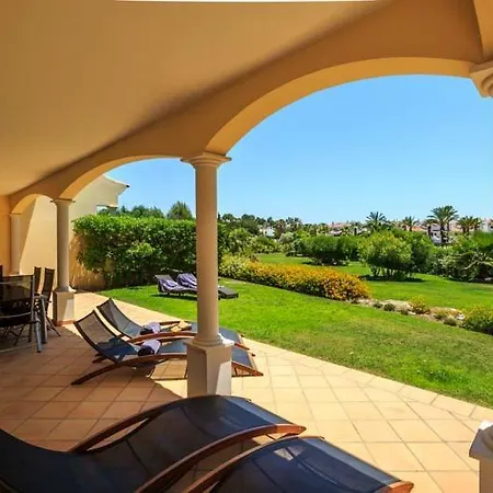 Sleeps 6 With Pool Air Con And Wifi Villa Quinta do Lago