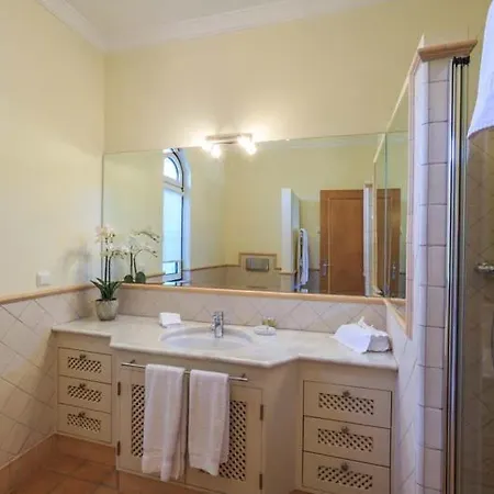 Villa Sleeps 6 With Pool Air Con And Wifi